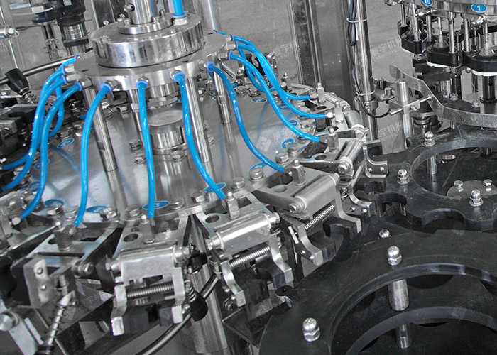 玻璃瓶碳酸飲料灌裝生產(chǎn)線(xiàn)